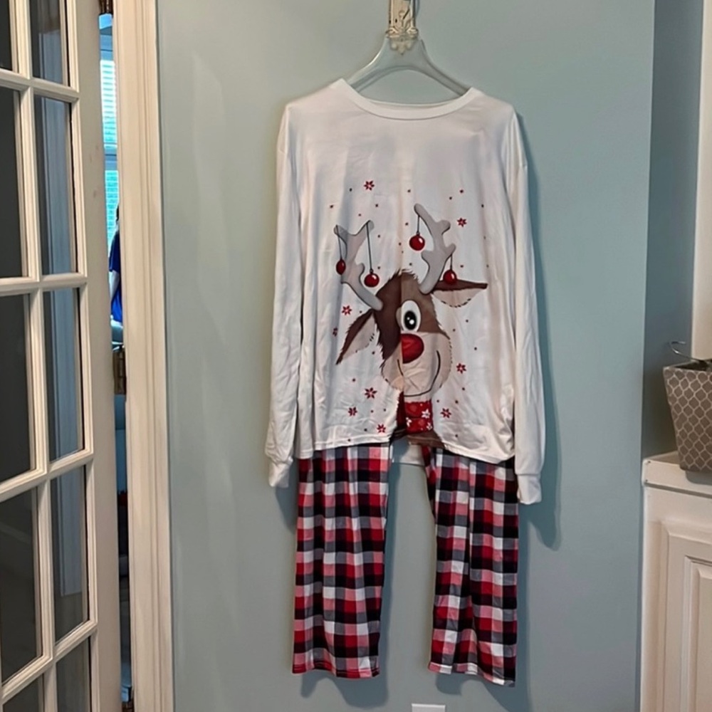 Men’s Amazon Christmas PJ’s